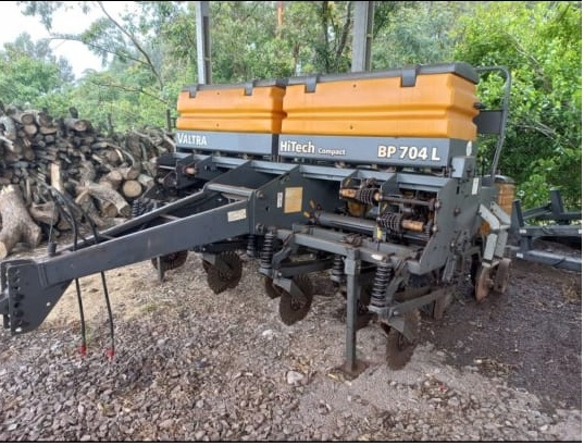 PLANTADEIRA BP 704L HITECH COMPACT