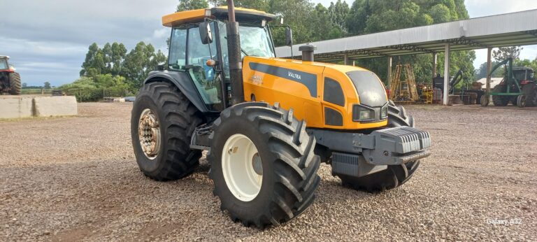 TRATOR VALTRA BH205