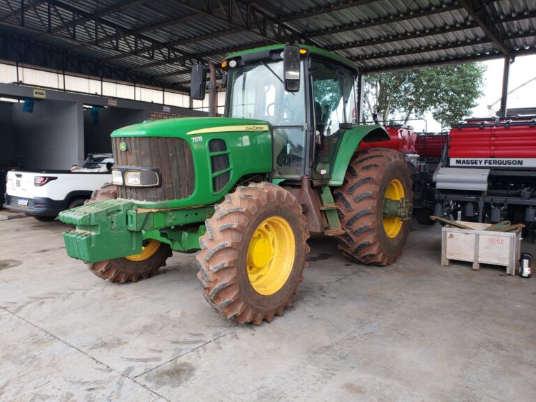 Trator JD 7515